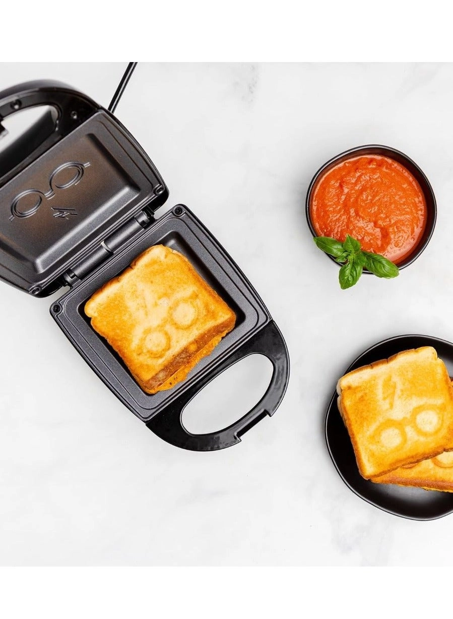 Icon Two-Slice Toaster - two-slot + Hogwarts Checkmate Waffle Maker + Single Sandwich Maker