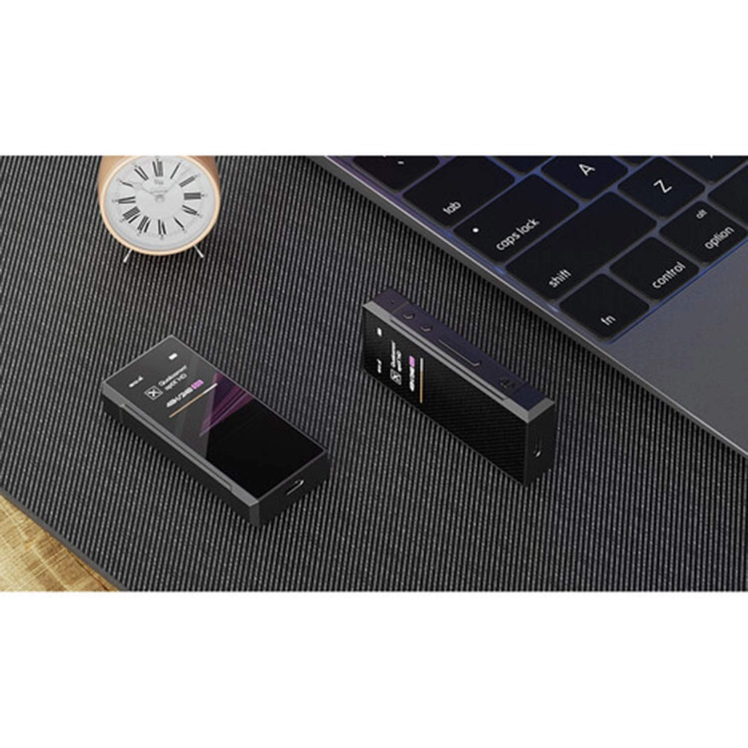 BTR7 - 1.3" IPS display 880 milliAmpere * hour battery