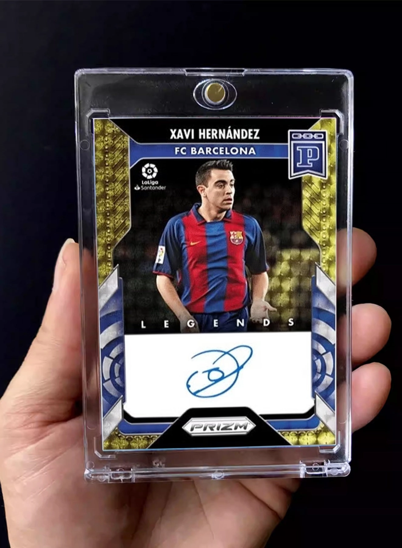 FC Xavi - Autographed Refractor Collector's Edition
