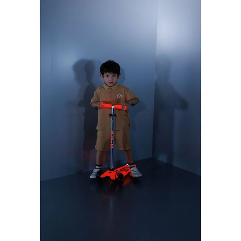 Maxi Deluxe 3-Wheel Kick Scooter – 120/80 mm LED