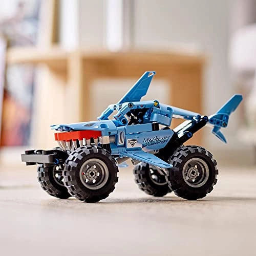 Technic Monster Jam Megalodon (42134) - 2-in-1 Pull-back