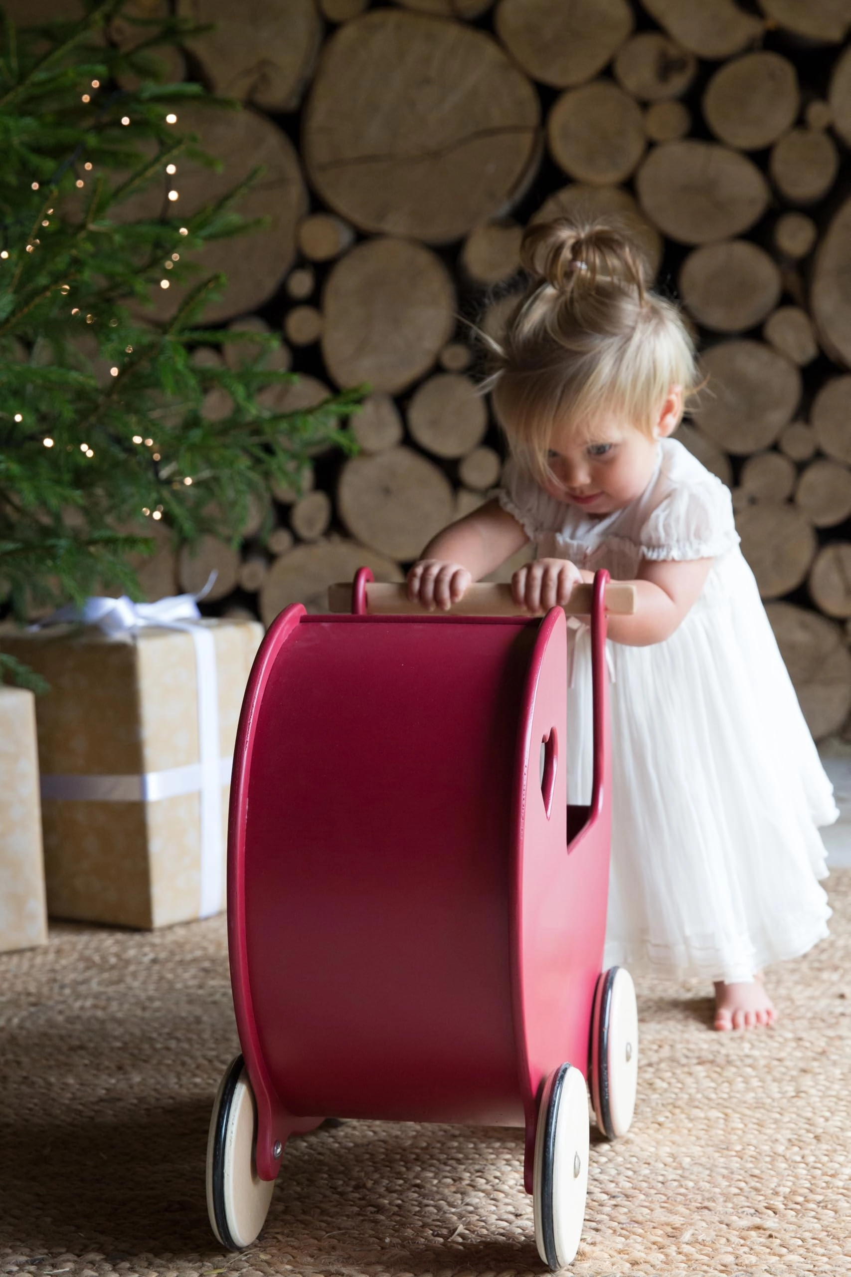 Classic Doll's Pram - 1 Count