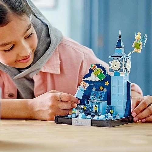 Disney Peter Pan & Wendy's Flight over London (43232) - Glow-in-the-Dark Big Ben Skyline Diorama