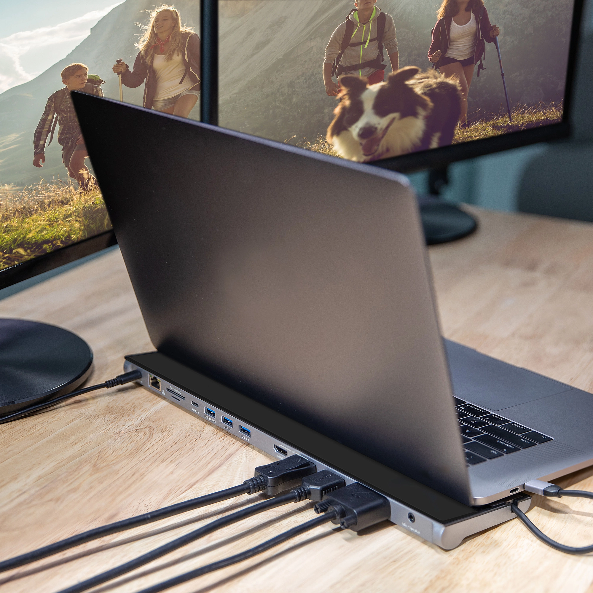JCD543 - USB-C Triple Display Docking Station 100W Power Delivery