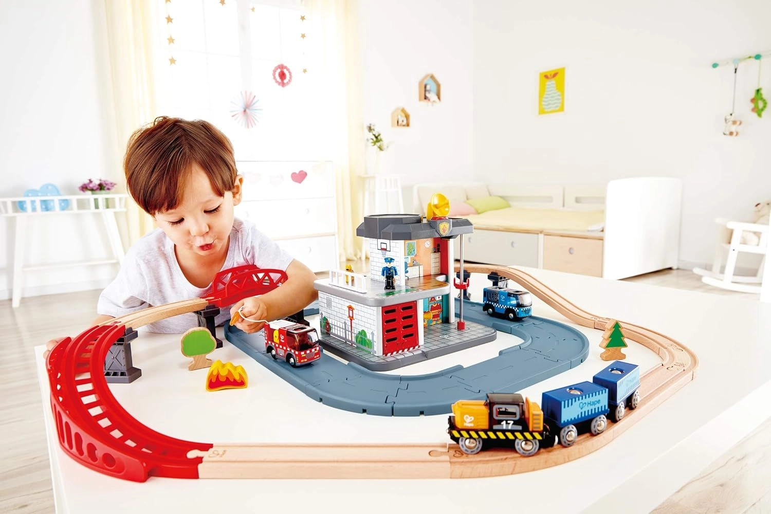 Fire Truck With Siren - Figurine