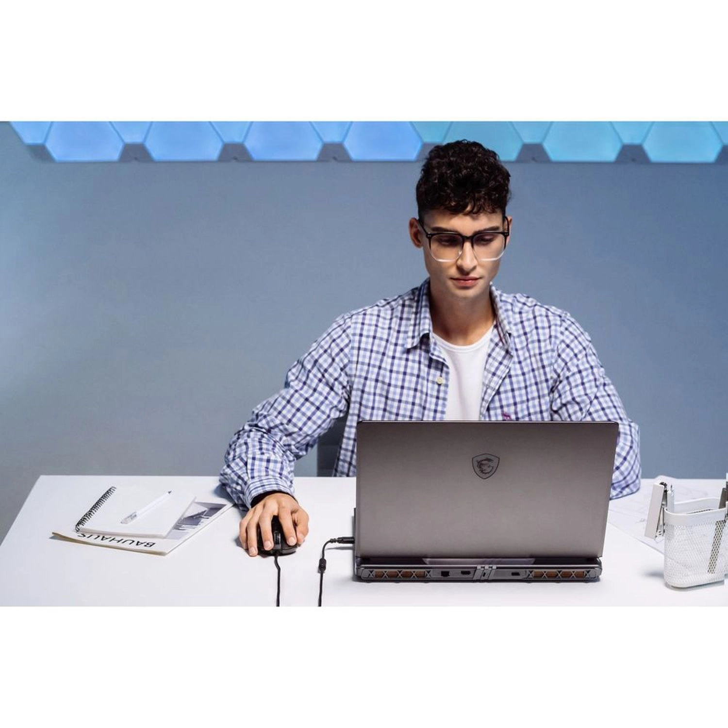 Vector 16 HX AI A2XWHG - 16'' Core Ultra 9-275HX 32GB DDR5 1TB SSD